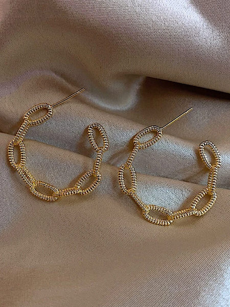 Linked C Hoop Earring - bynlonline